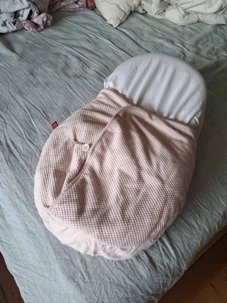 Lit cocon bébé redcastle + couverture hiver - Cocoonababy, Enfants & Bébés, Enlèvement, Utilisé, Lit