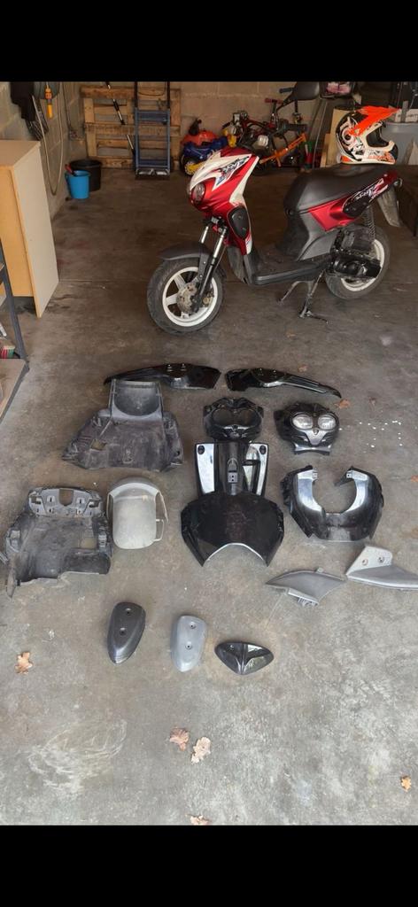 Carénage mbk stunt, Vélos & Vélomoteurs, Pièces de cyclomoteur | Scooters, Enlèvement ou Envoi, Comme neuf