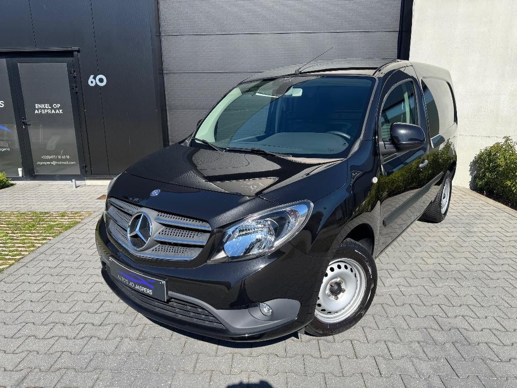 Mercedes-Benz Citan / Lichte vracht / Benzine / Automaat, Auto's, Stof, 4 cilinders, 22432 kg, Zwart