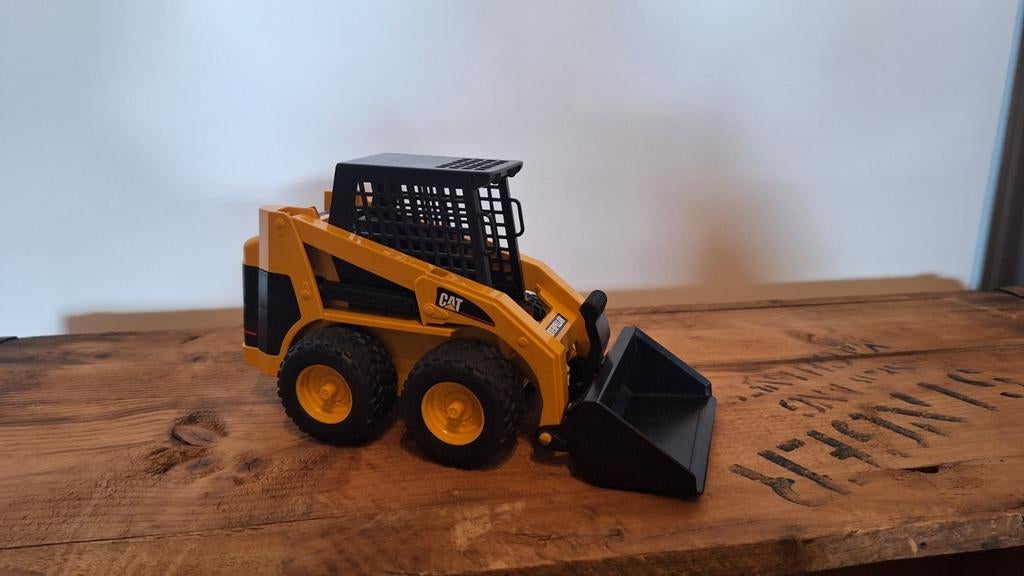 Bruder Cat graafmachine, Ophalen