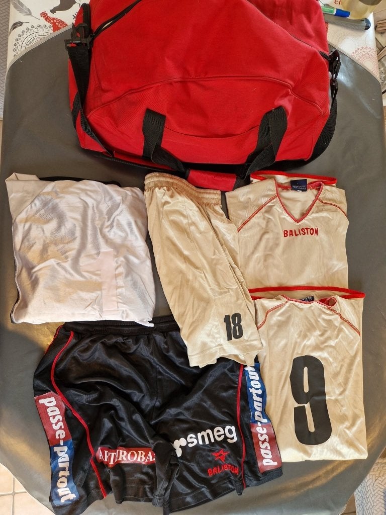 Lot9 RWDM REFUND au profit du club, Verzamelen, Ophalen, Gebruikt, Shirt