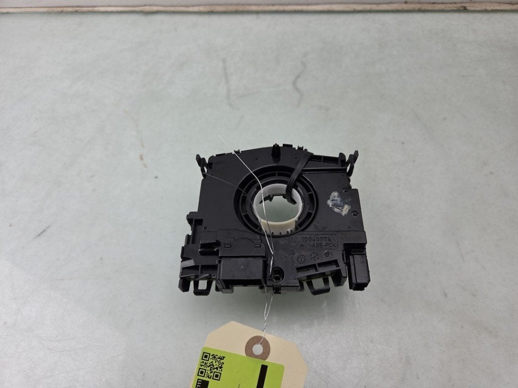 AIRBAGRING Skoda Octavia Combi (5EAC) (|5Q0953549F|), Gebruikt, Info@skoda-auto.de, Skoda, Max-Planck-Straße  3-5
64331  Weiterstadt, DE
