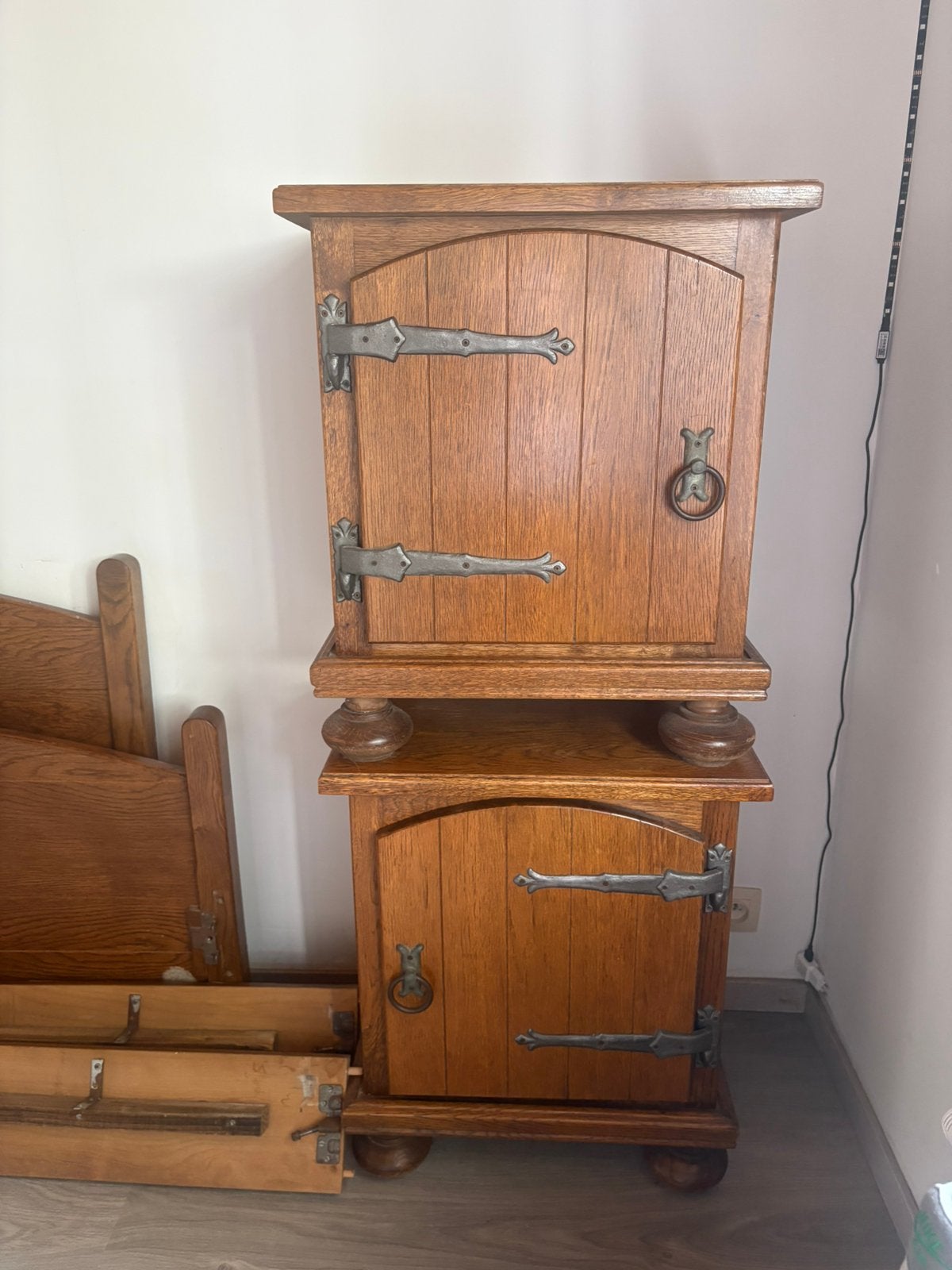 Table de chevet, Ophalen