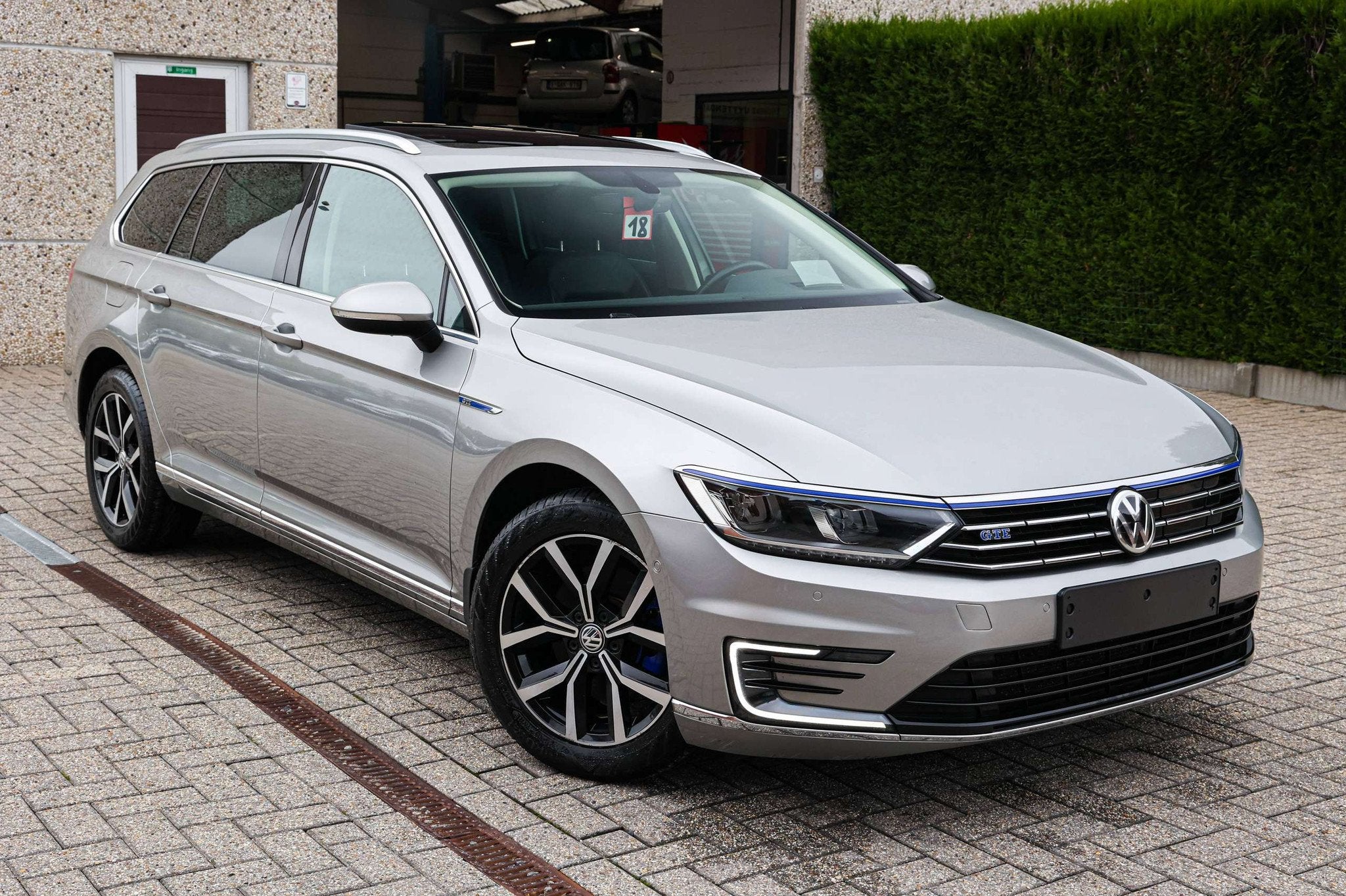 Volkswagen Passat GTE*BENZINE/PLUG-IN-HYBRIDE*PANORAMISCH-DA, Auto's, Gebruikt, 4 cilinders, Alcantara, 5 deurs