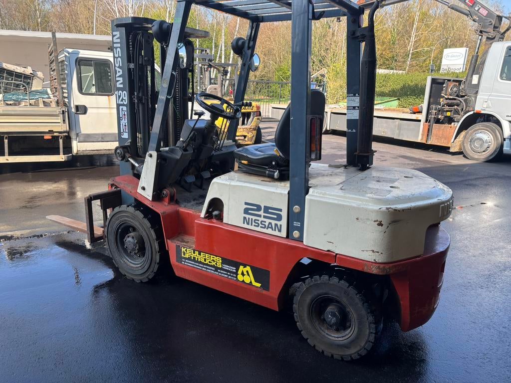 Nissan 2,5 ton diesel, Auto's, Bedrijf, Diesel, Te koop