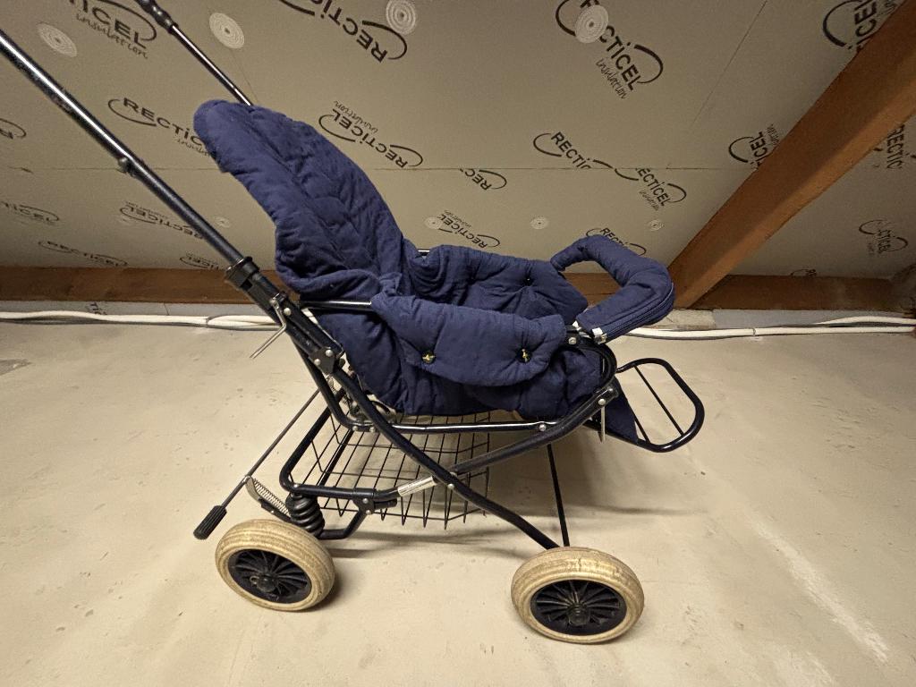 Opvouwbare kinderbuggy merk "Teutonia" met blauwe stoffering, Kinderen en Baby's, Buggy's, Ophalen, Gebruikt, Overige merken, Verstelbare rugleuning