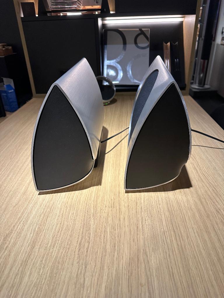 Bang & Olufsen Beolab 17 met tafel stands - B&O, Gebruikt, Info@bang-olufsen.dk, 120 watt of meer, Bang & Olufsen Alle 1 / DK-7600 Struer / Denmark