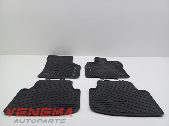 Kit tapis d'un Volkswagen Golf, Volkswagen, -, 3 mois de garantie, Utilisé