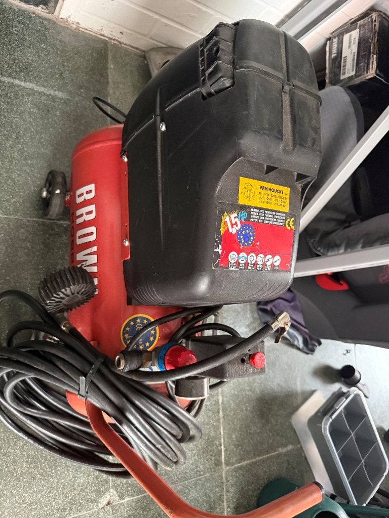 Compressor 1,5 pk met luchtslang – werkt perfect, Doe-het-zelf en Bouw, Ophalen, Gebruikt, 6 tot 10 bar, Minder dan 200 liter/min