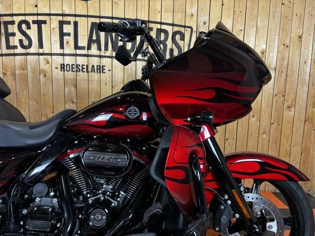 Harley-Davidson CVO Road Glide Limited, 1923 cm³, Customerservices@harley‑davidson.com, 3700 West Juneau Avenue
WI 53208  Milwaukee, US