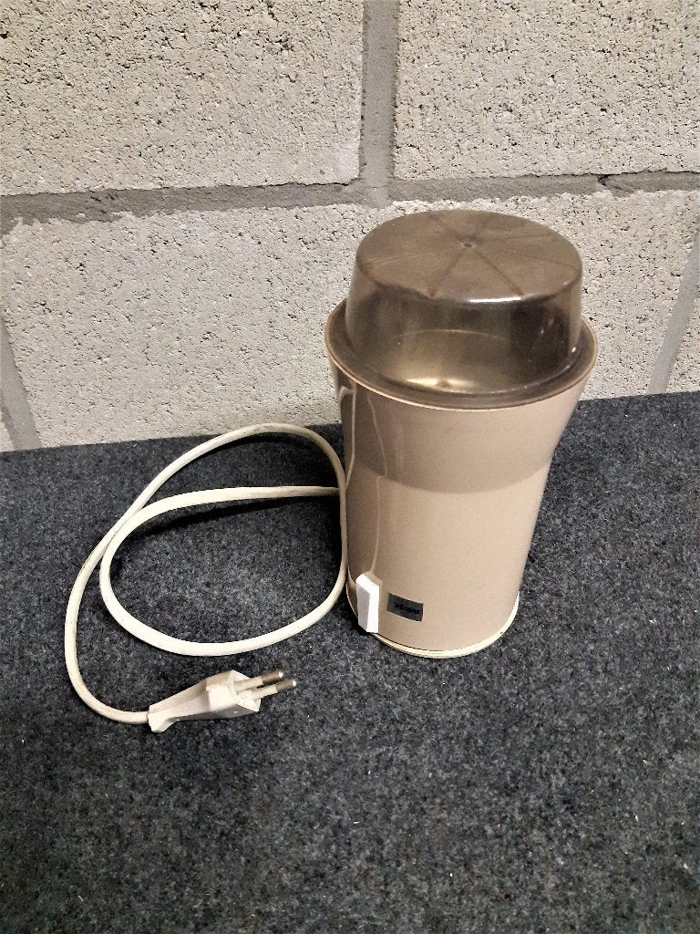 Nova oude koffiemolen , in goed werkende staat., Enlèvement, Utilisé, Moulin à café