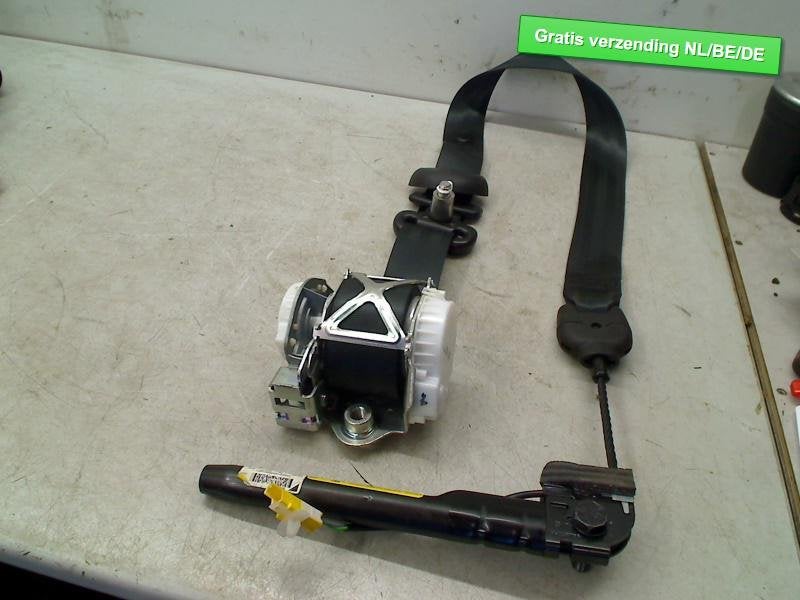 CEINTURE DE SECURITE TENSIONNEUR AVANT DROIT 500C (312), FCA Germany GmbH, IPC D1-09 Bahnhofsplatz
65423  Rüsselsheim am Main, DE
