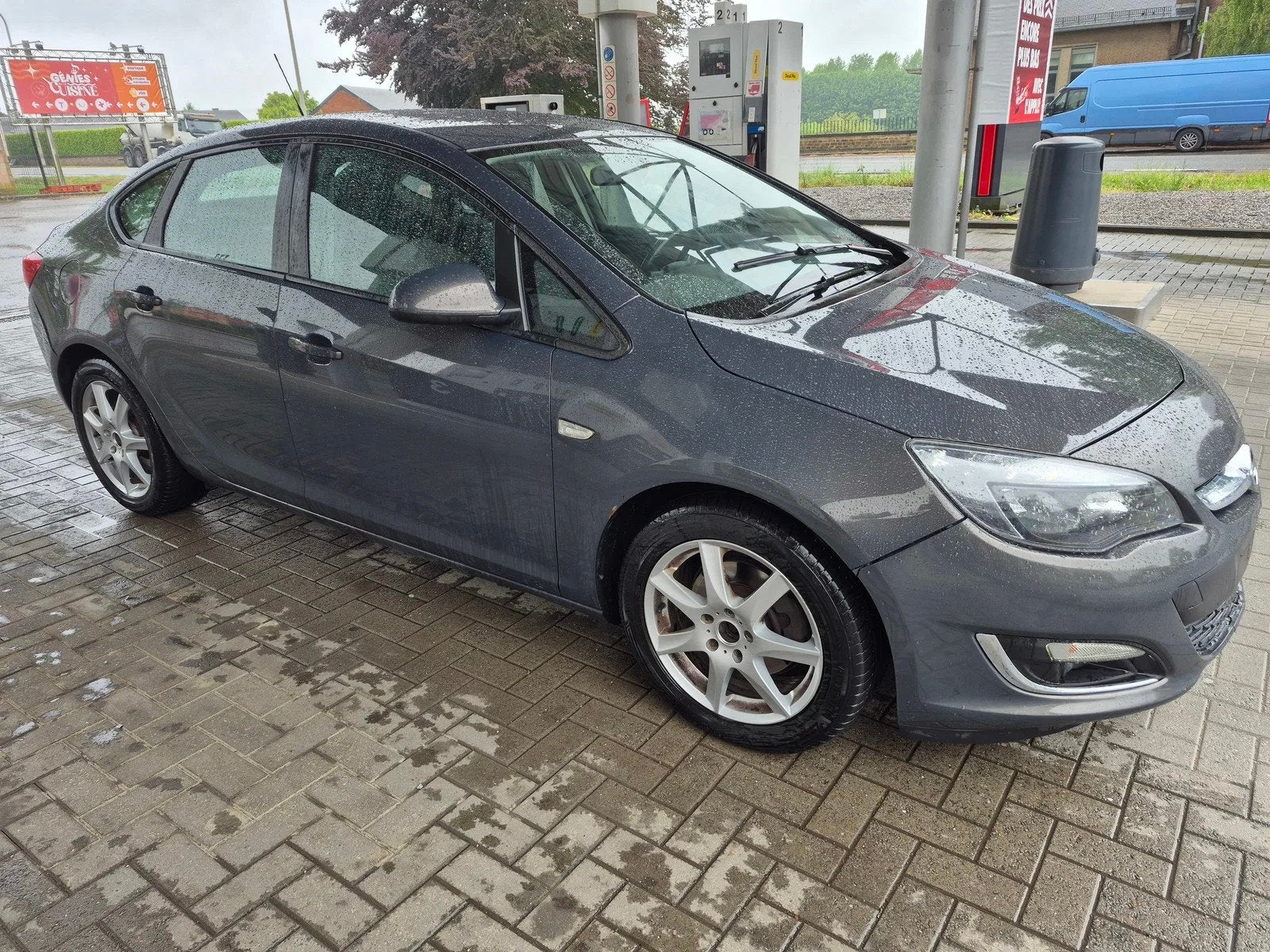 Opel Astra berline Eco, Achat, 4 portes, Entreprise, Boîte manuelle