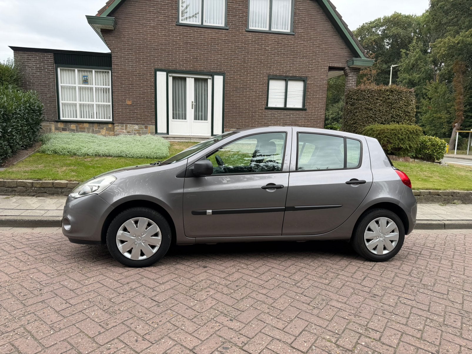 Renault Clio 1.2i benzine 1ste eigenaar Euro5 gekeurd carpas, Elektrische ramen, https://public.car-pass.be/vhr/c26bccfa-9a39-4004-b9be-3031b0561d32