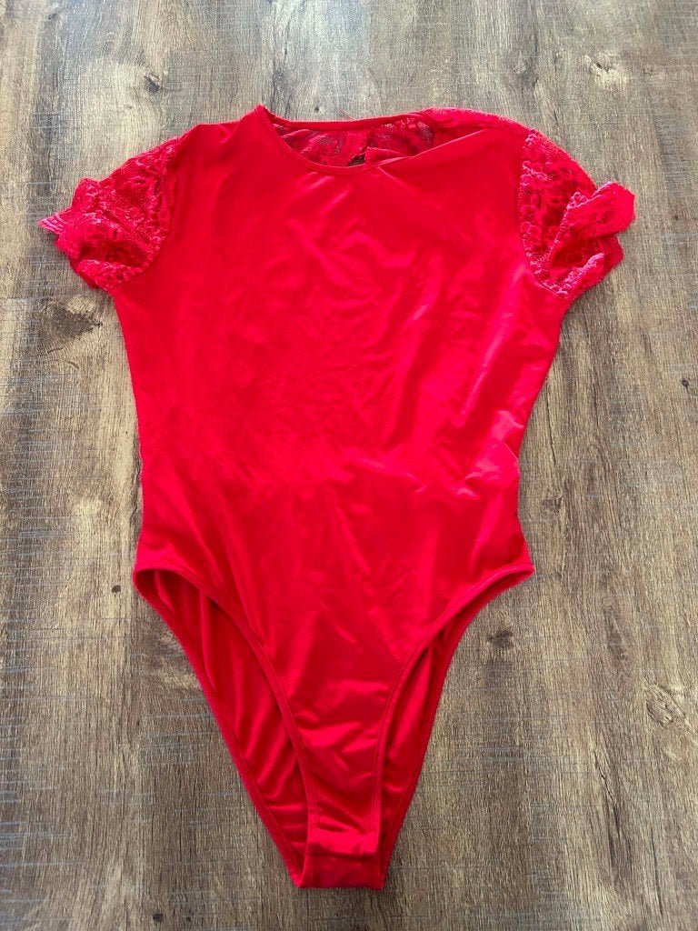 Body rouge dos nu, Rouge, Taille 38/40 (M), Comme neuf, Enlèvement