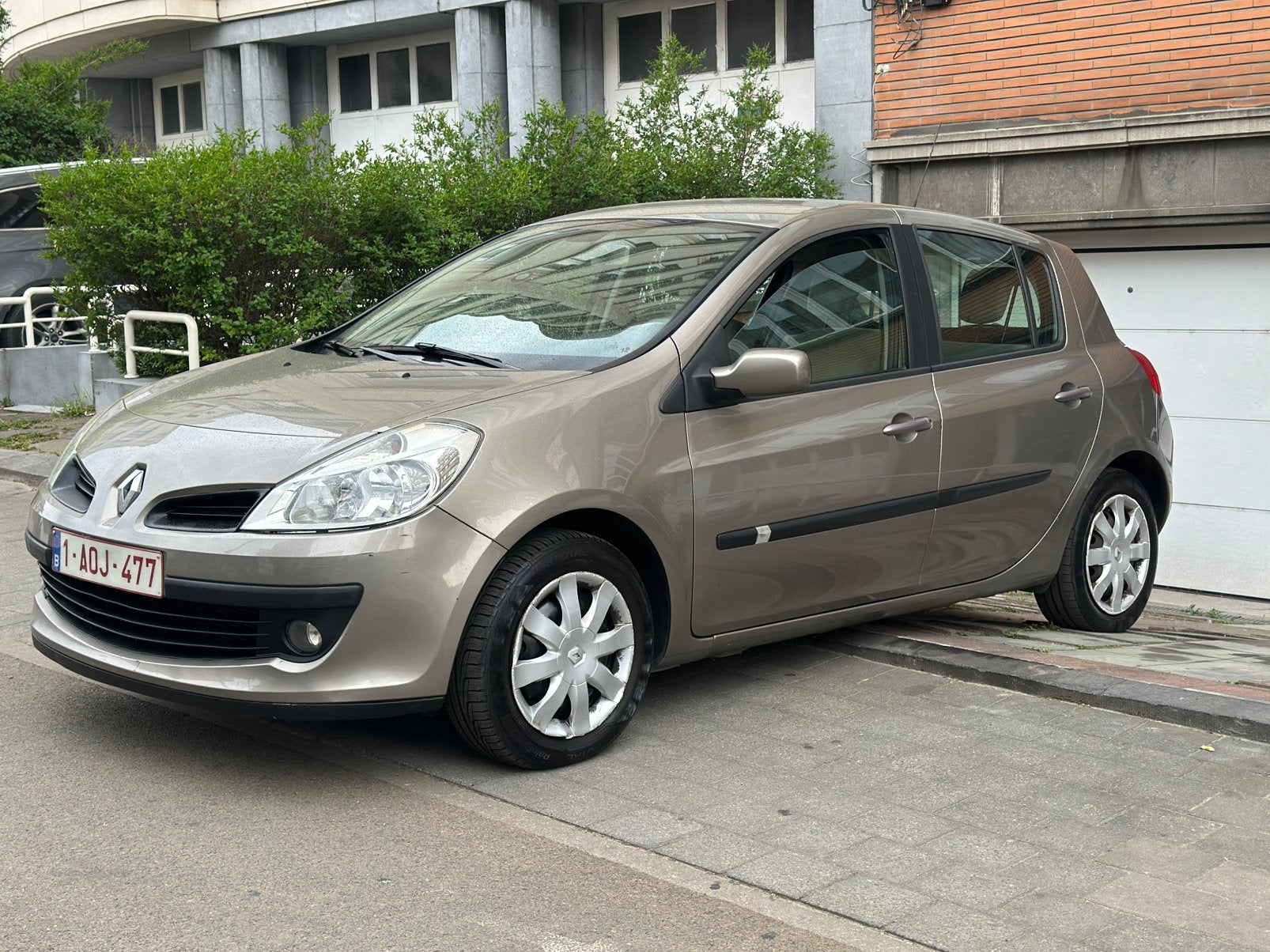 RENAULT CLIO 1.6 ESSENCE - BOITE AUTO - AIRCO - 130000KM !, Autos, Achat, Beige, Beige, 5 portes