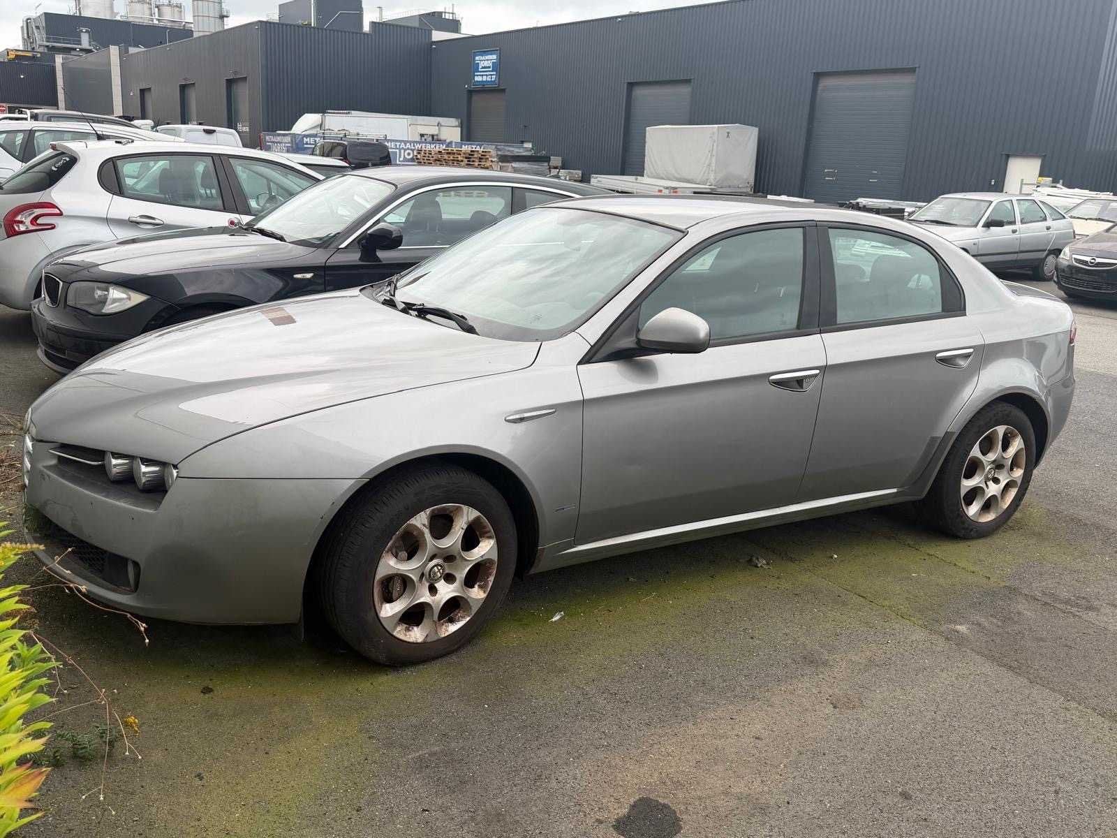 Voiture voyageurs Alfa Romeo 159 2010, Autos, Achat, Entreprise, Autre carrosserie, LPG