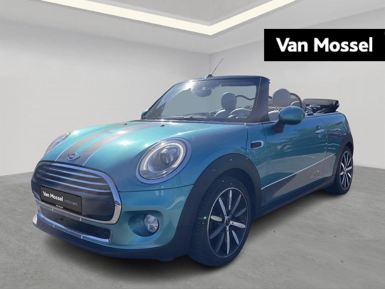 MINI Cabrio Cooper D (85 kW), https://public.car-pass.be/vhr/b05685b9-5d3b-4b27-8037-2b70051d0616, Achat, Euro 6, Entreprise