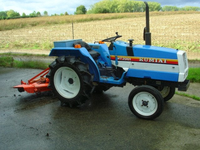 Tracteur Mitsubishi avec barre de coupe, Enlèvement, Utilisé