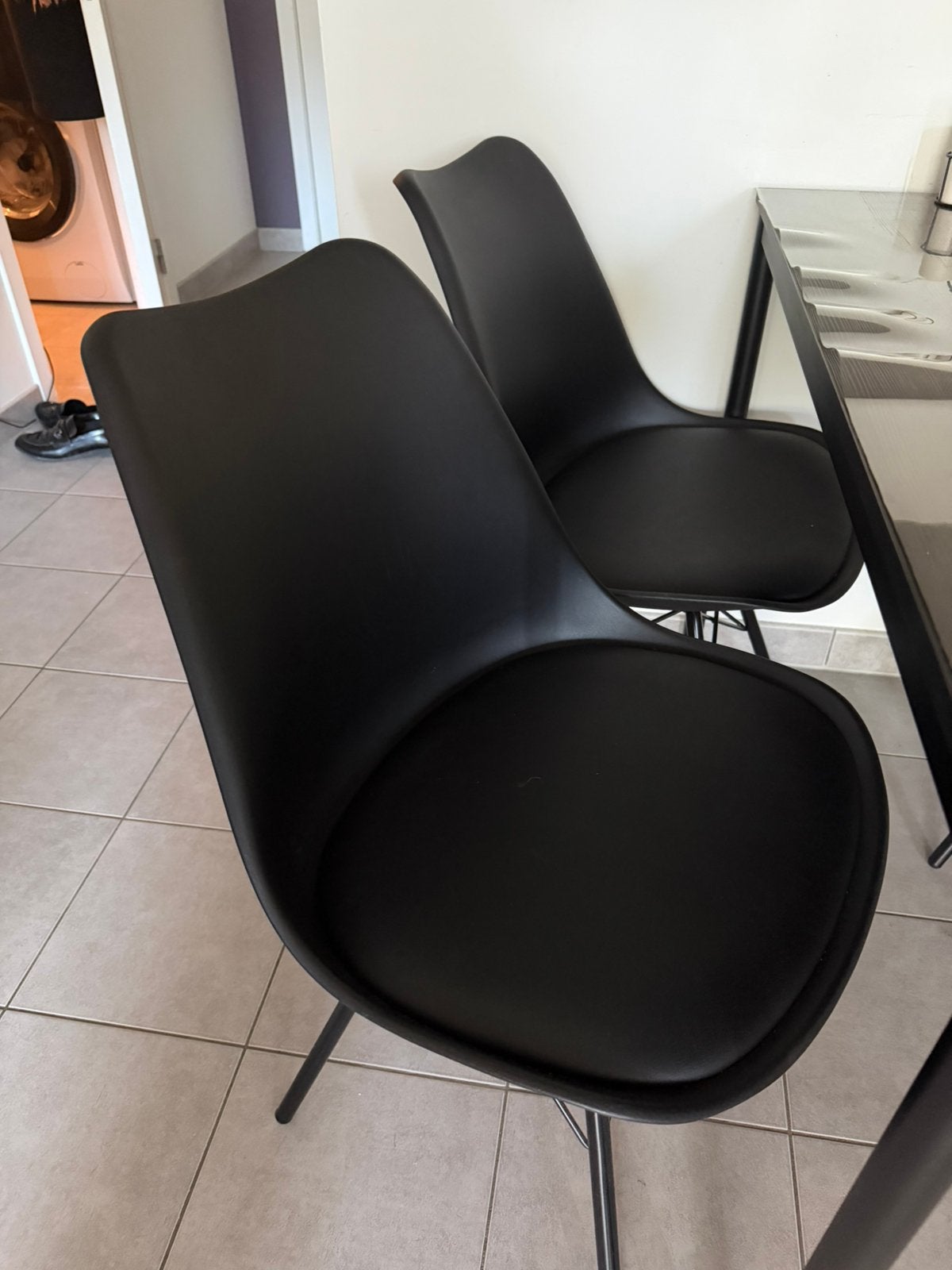 Zwarte Tafel met 4 stoelen, Ophalen, Zo goed als nieuw