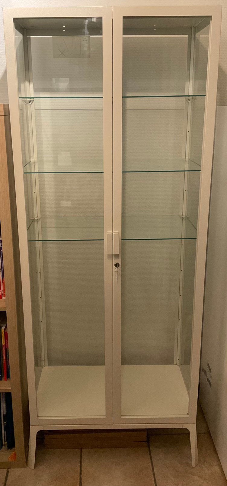 Te koop vitrinekast Milsbo, 25 à 50 cm, Avec porte(s), Verre, Comme neuf