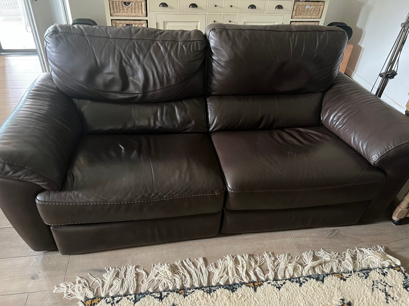 Dubbele Lederen relax elecktrisch merk chateau d’ax, Maison & Meubles, Canapés | Salons, Modern, klassiek , landelijk, Moins de 75 cm