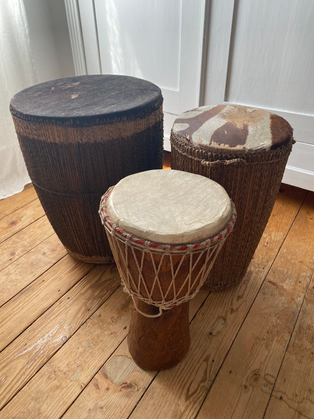 2 tambours et 1 djembe / faire une offre, Musique & Instruments, Enlèvement, Utilisé