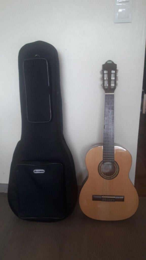 Guitare classique 1/2 avec housse, Musique & Instruments, Instruments à corde | Guitares | Acoustiques, Enlèvement, Utilisé, Guitare classique ou espagnole