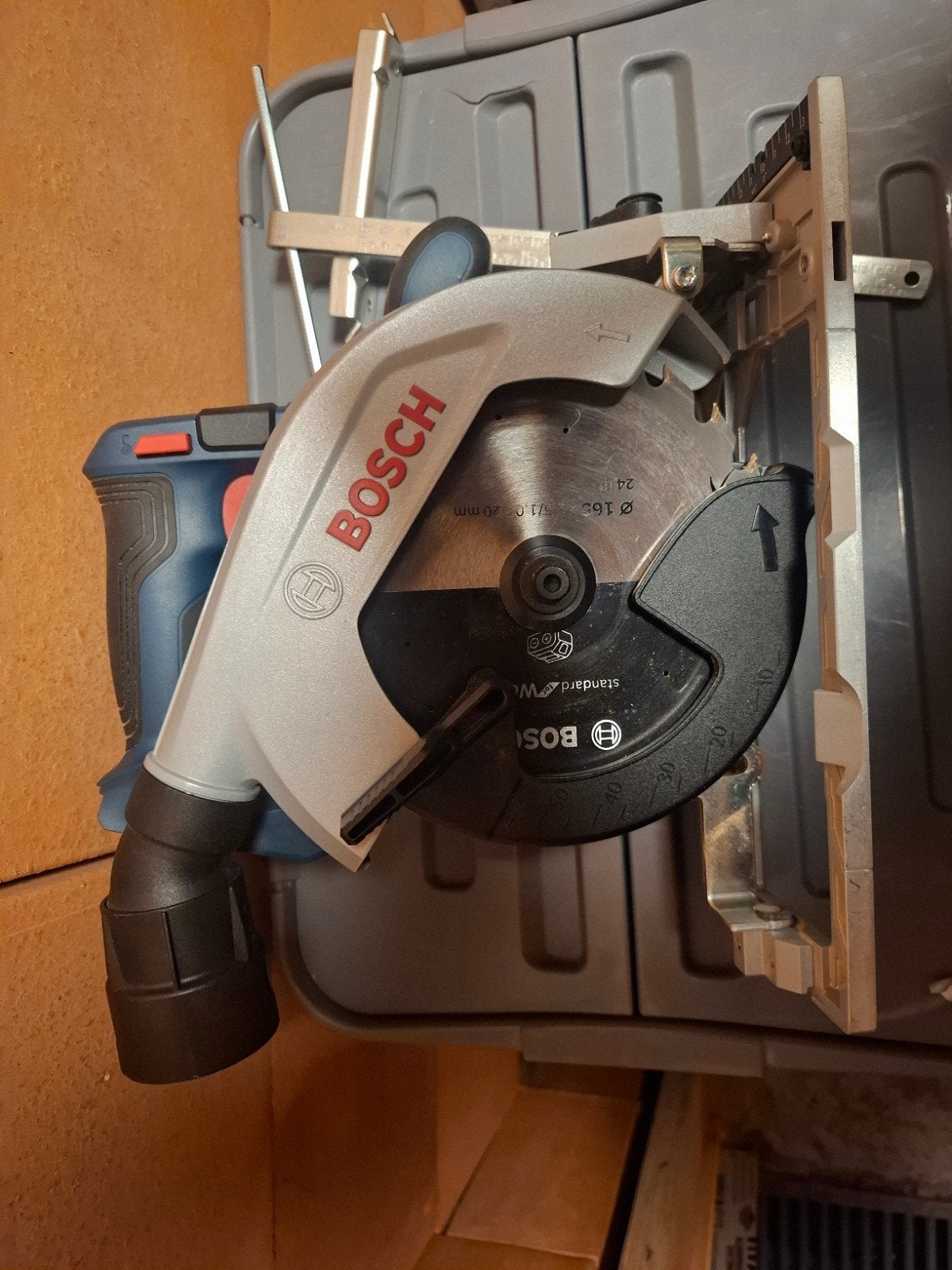 Bosch professional zaag, Ophalen