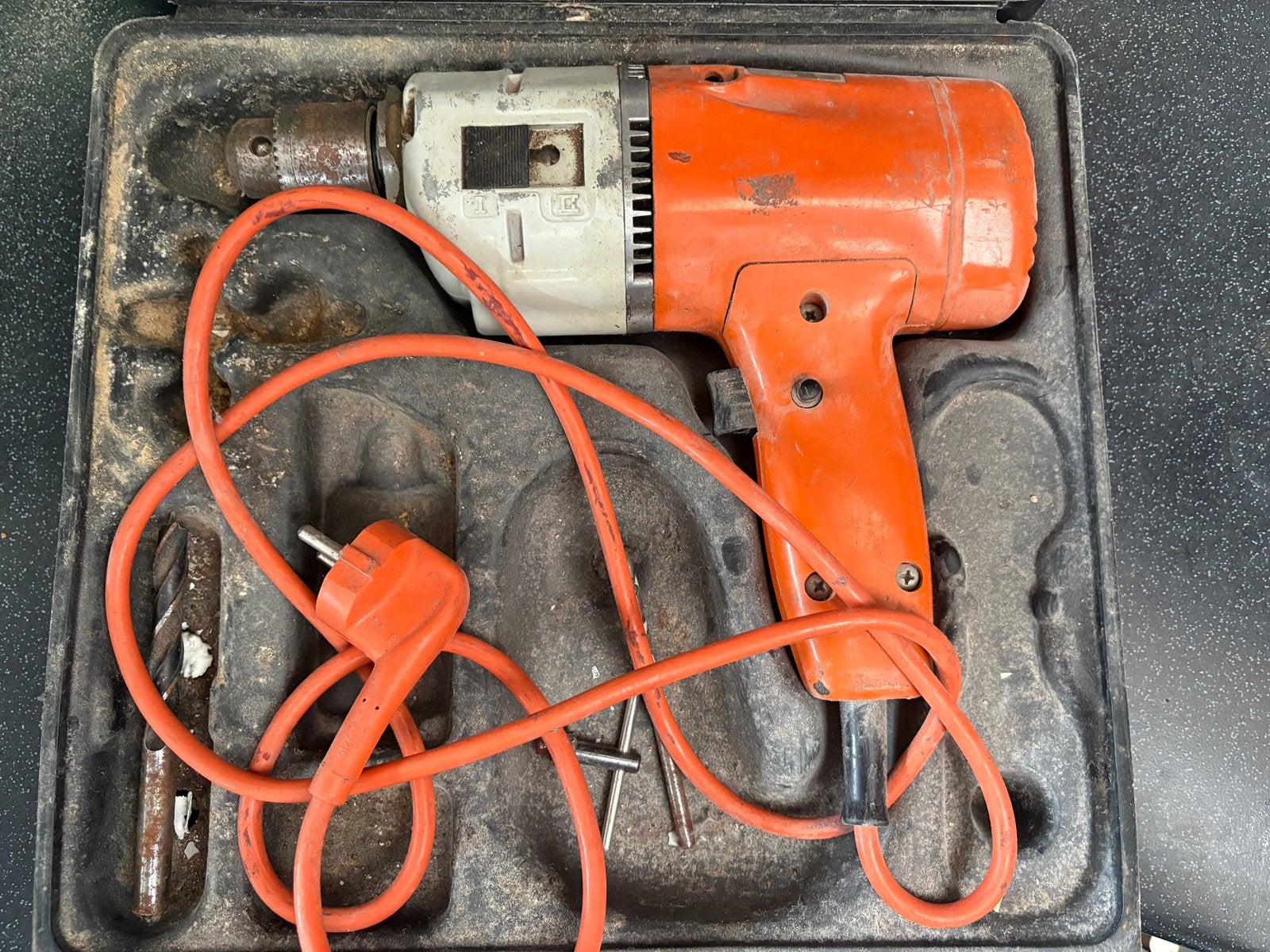 Oude klopboormachine black and decker, Doe-het-zelf en Bouw, Ophalen, Gebruikt, Minder dan 400 watt, Boormachine