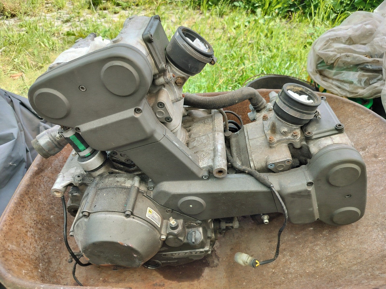 Bloc moteur Ducati 748, Enlèvement