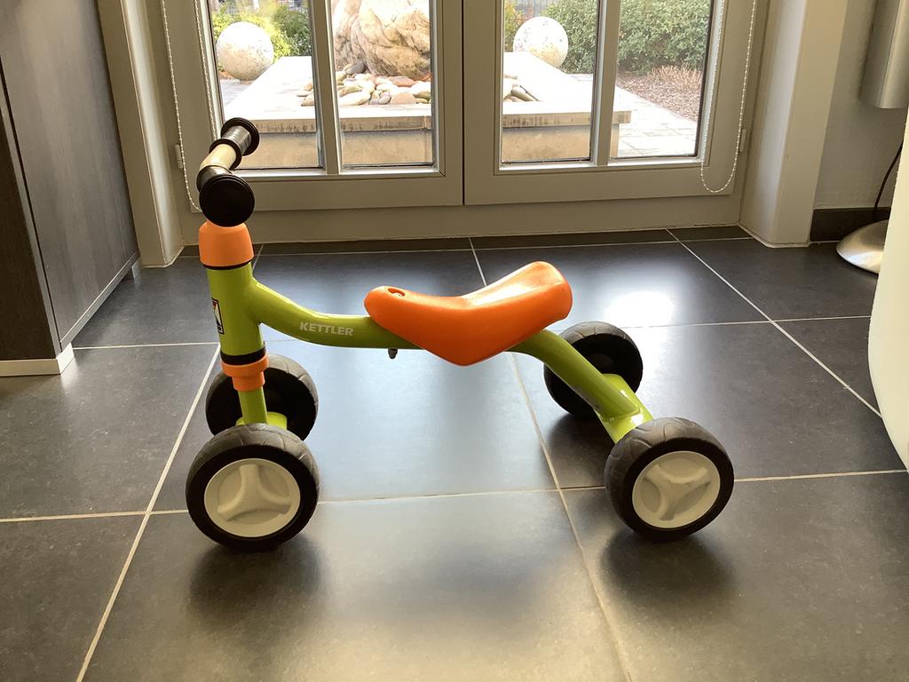Loopfiets, Kinderen en Baby's, Speelgoed | Buiten | Voertuigen en Loopfietsen, Ophalen, Zo goed als nieuw, Loopfiets