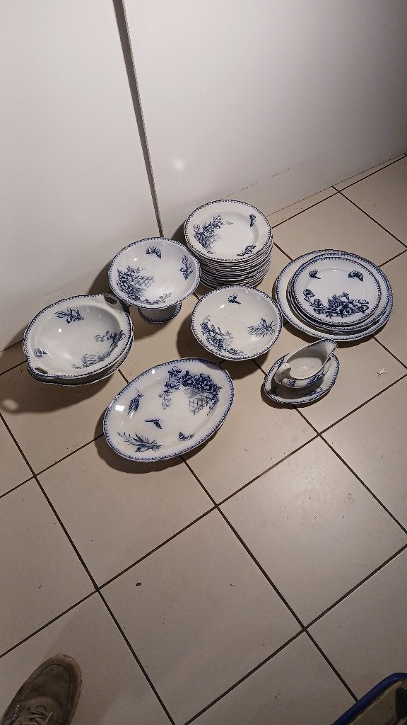 25 stuks antiek Malaga servies,  Petrus Regout Maastricht, Ophalen
