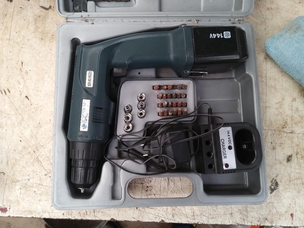 Visseuse, Bricolage & Construction, Outillage | Outillage à main, Enlèvement, Utilisé