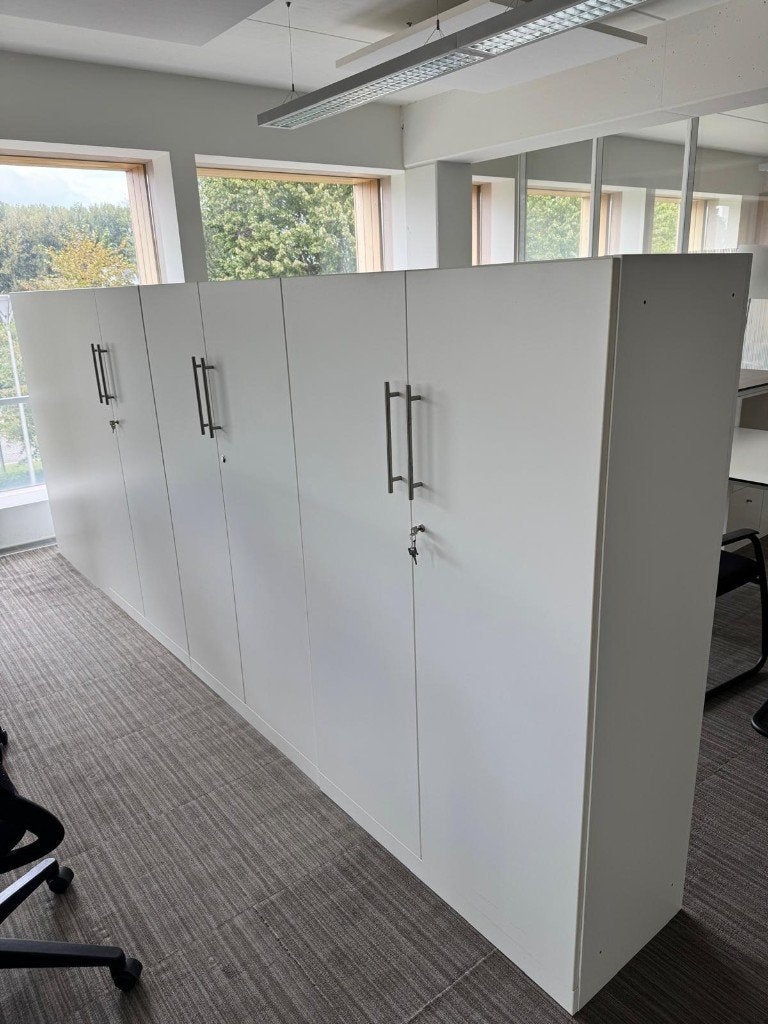 Witte hoge kantoorkast met slot - 2 deuren (200 cm), Huis en Inrichting, Ophalen, Gebruikt, 50 tot 100 cm, Meerdere deuren