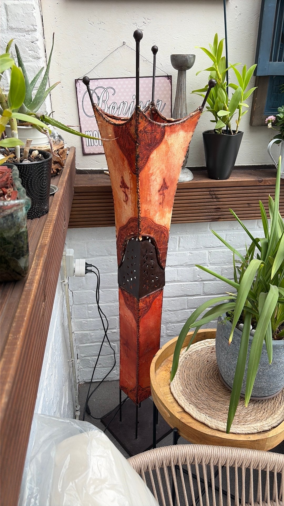 Lampe marocaine avec deux ampoules en peau de chameau, Orange, Massif, Enlèvement ou Envoi, 151 cm