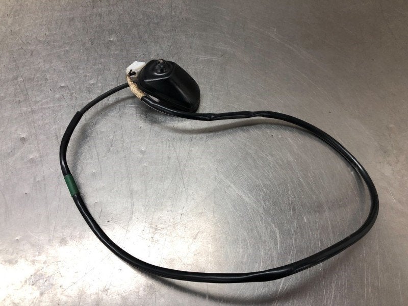ANTENNE Toyota Auris (E18) (01-2012/03-2019), Dhr. M. Roggen, Toyota, Stadsweg 37 37
9917 PV  WIRDUM GR., NL, Utilisé