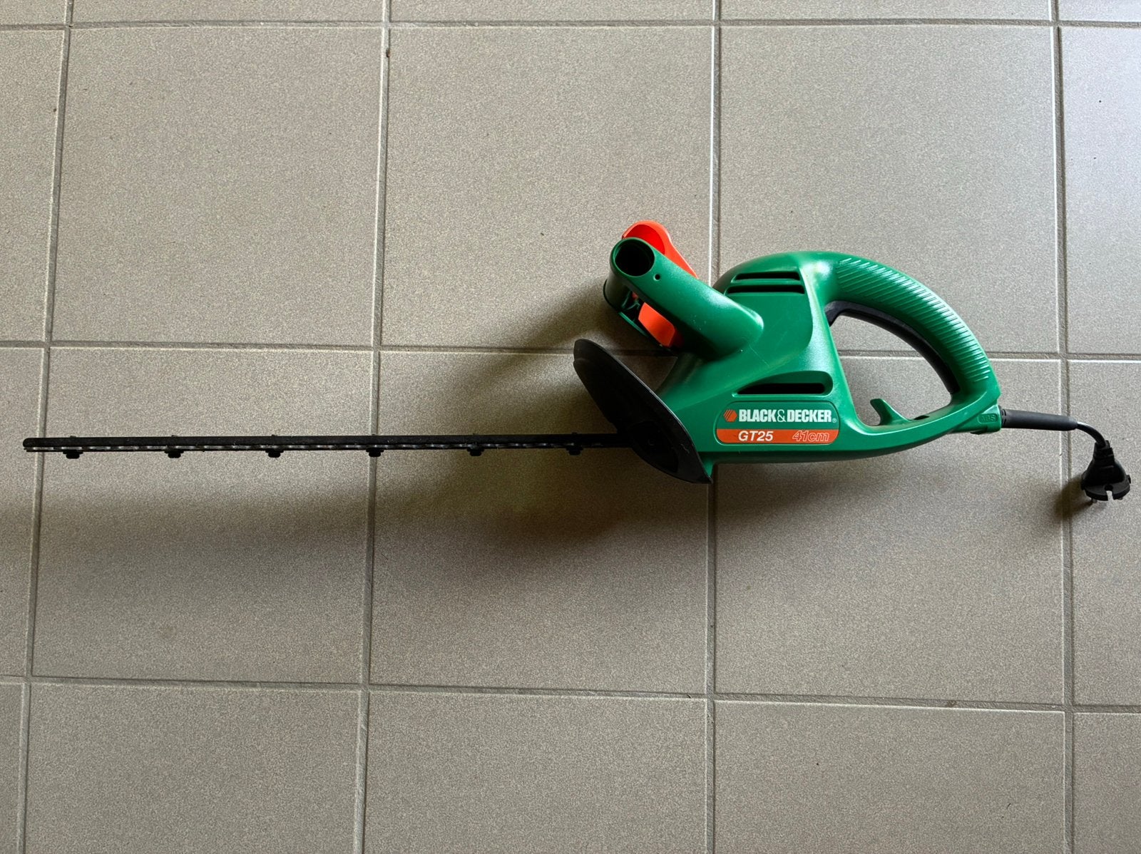 Black&Decker GT25 heggenschaar 41cm, Ophalen, Zo goed als nieuw, Elektrisch
