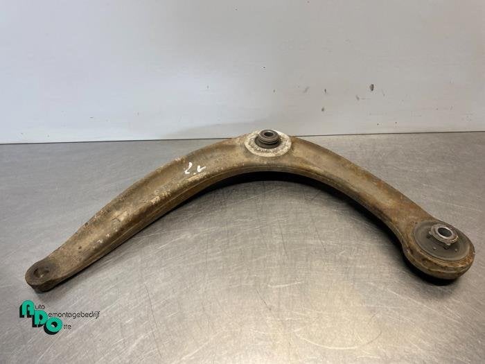 Bras de suspension avant gauche d'un Peugeot 308 (308 08-), -, 3 mois de garantie, Utilisé, -