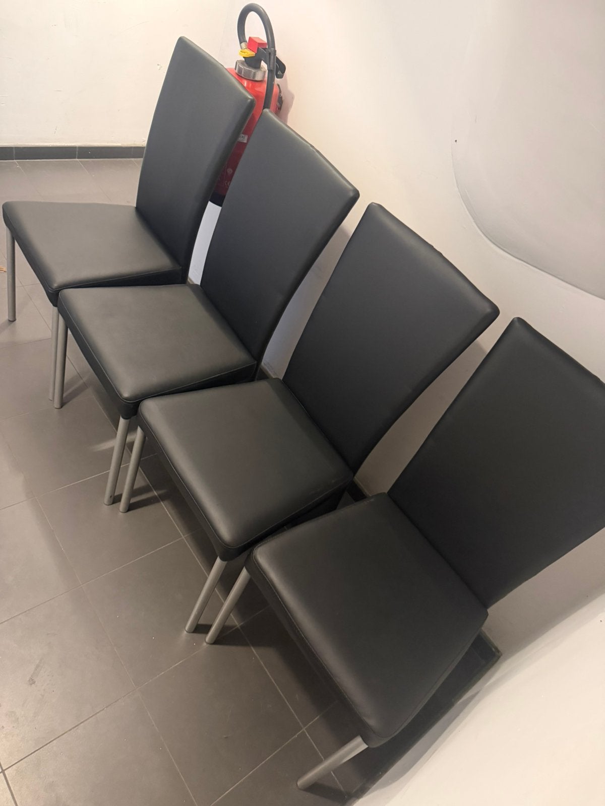 4 chaises de salle a manger en cuir, Enlèvement, Comme neuf, Cuir
