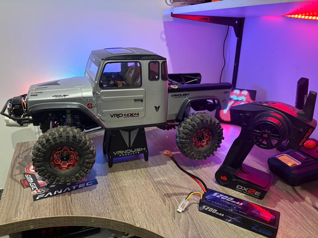 Crawler vanquish, Hobby & Loisirs créatifs, Modélisme | Radiocommandé & Téléguidé | Voitures, Échelle 1:10, Voiture off road, Comme neuf