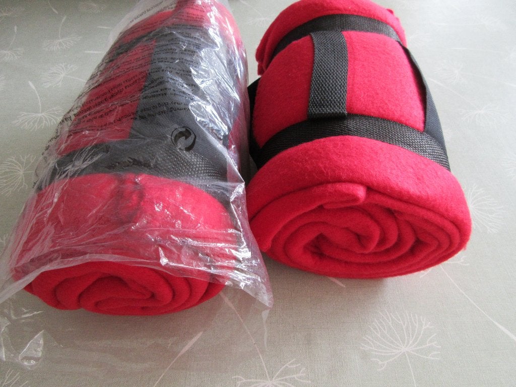 2 fleece dekentjes nieuw, Ophalen of Verzenden, Nieuw, Rood