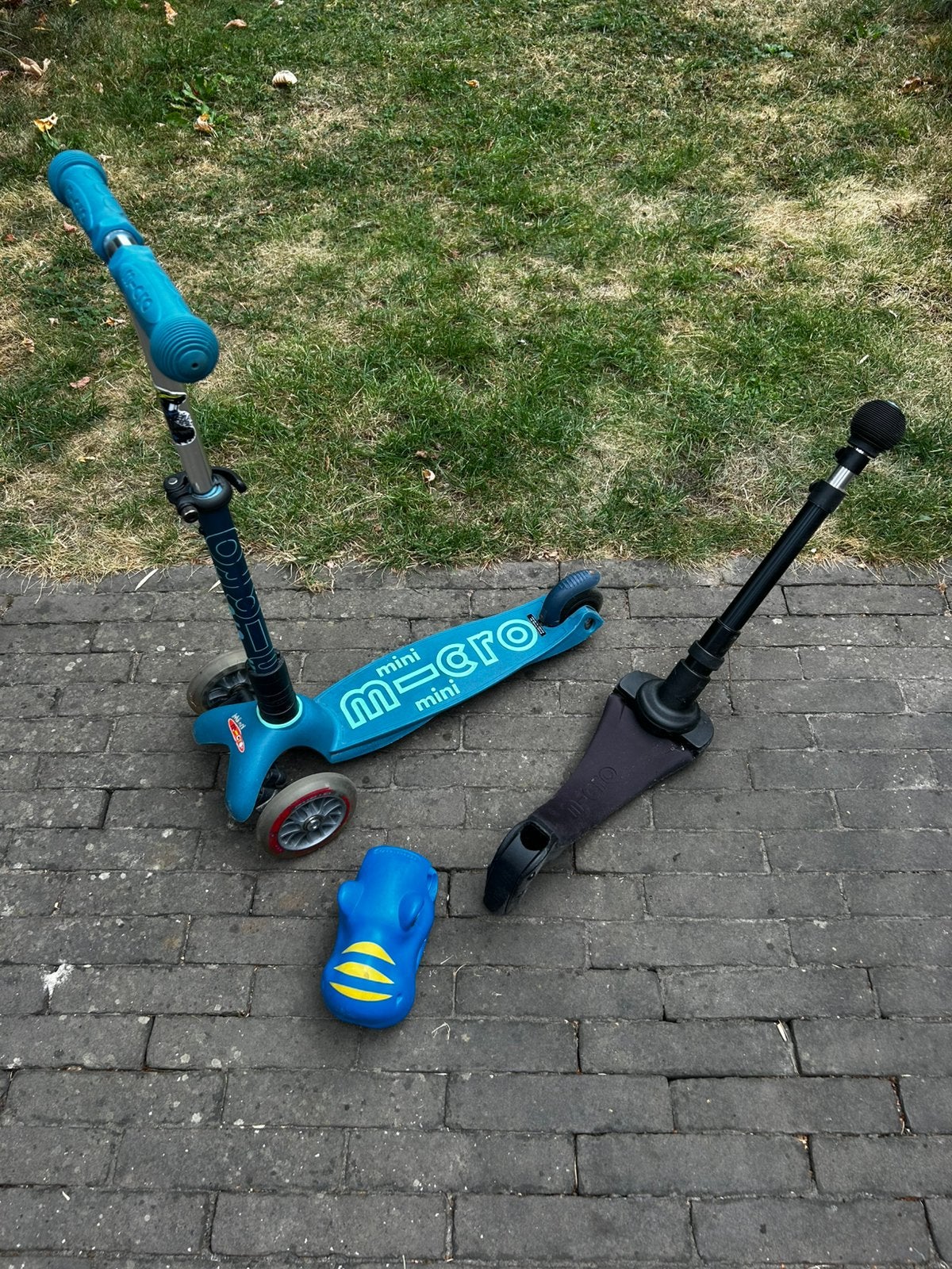 Micro mini step + extra zitje/duwstang + dino voor op stuur, Fietsen en Brommers, Steps, Ophalen, Zo goed als nieuw