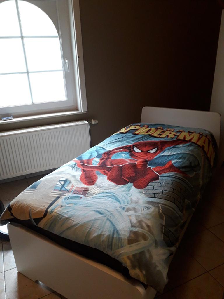 Lit simple Ikea 90x200 + matelas en bon état, Enlèvement