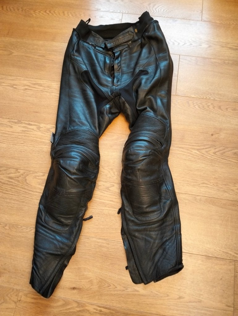 Pantalon cuir noir pour motard, taille 50, Seconde main, Enlèvement, IXS, Pantalon | cuir