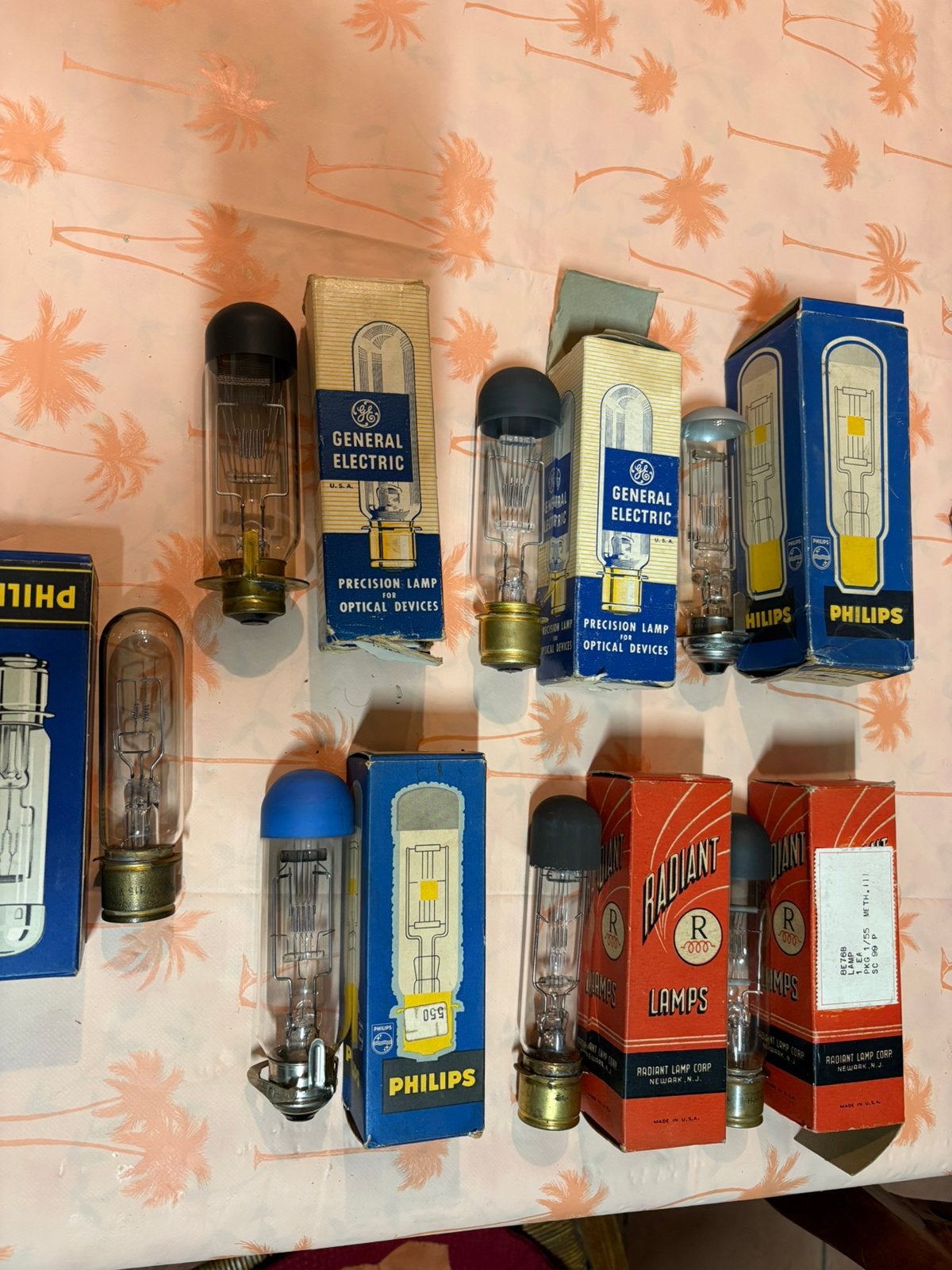 Lot 7 Ampoules Projection NEUVES Philips, GE, Radiant, Enlèvement ou Envoi, Projecteur
