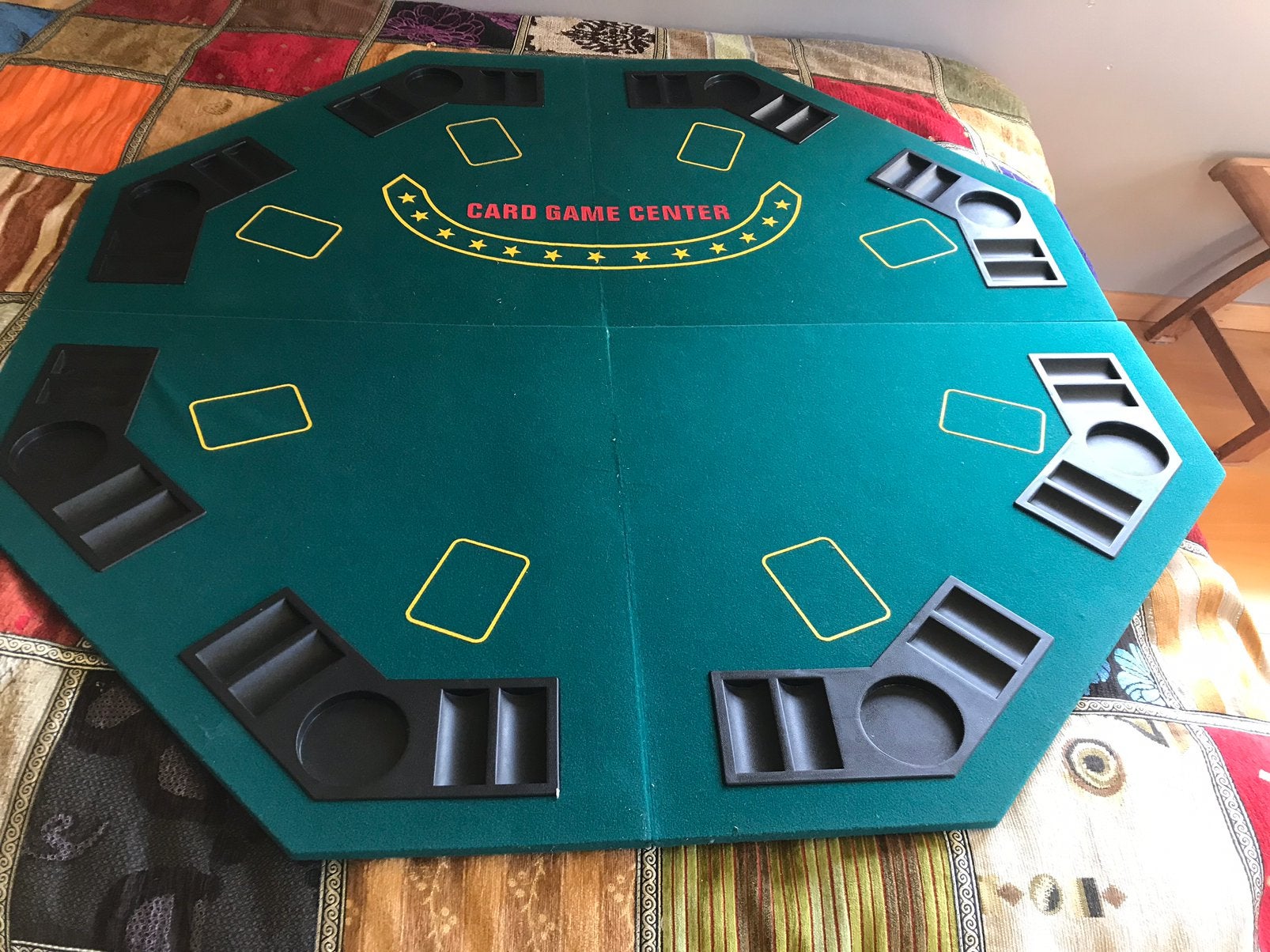 Table de casino avec jetons, Enlèvement
