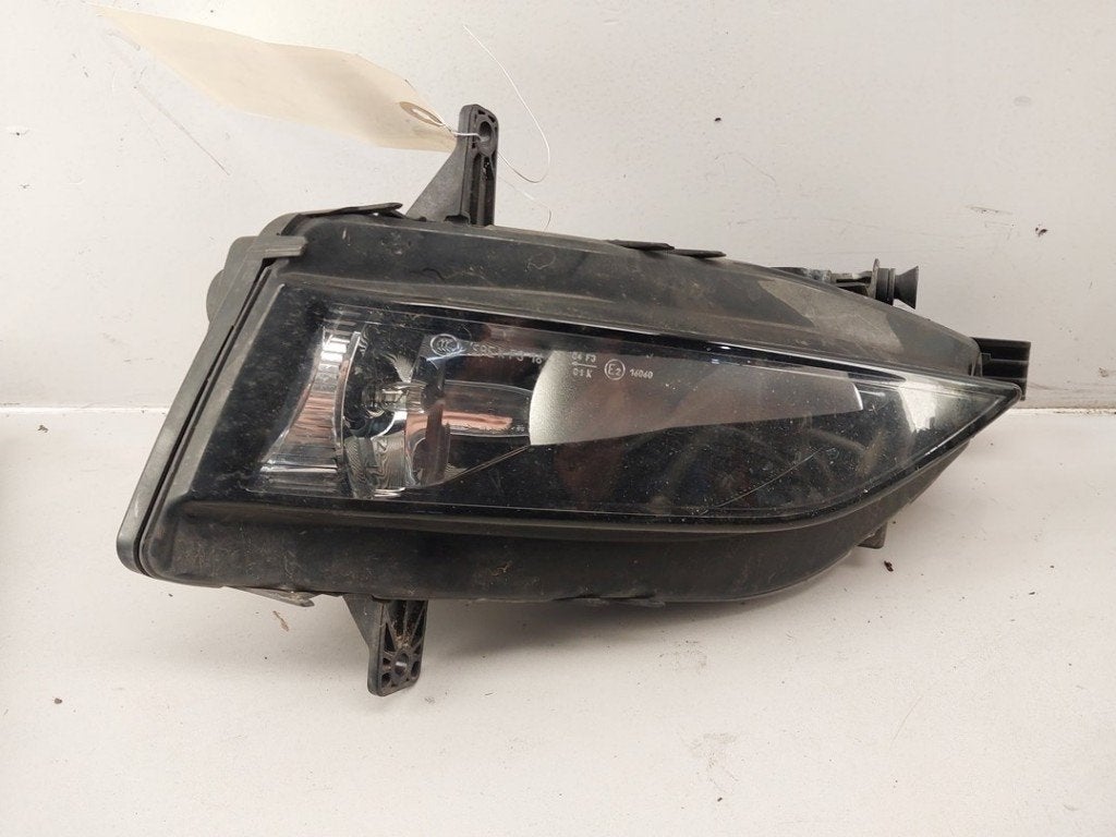 ANTI BROUILLARD AVANT DROIT Golf VII (AUA) (|5G0941662F|), Autos : Pièces & Accessoires, Volkswagen, Valeo, Utilisé, 100, rue de Courcelles
75017  Paris, FR