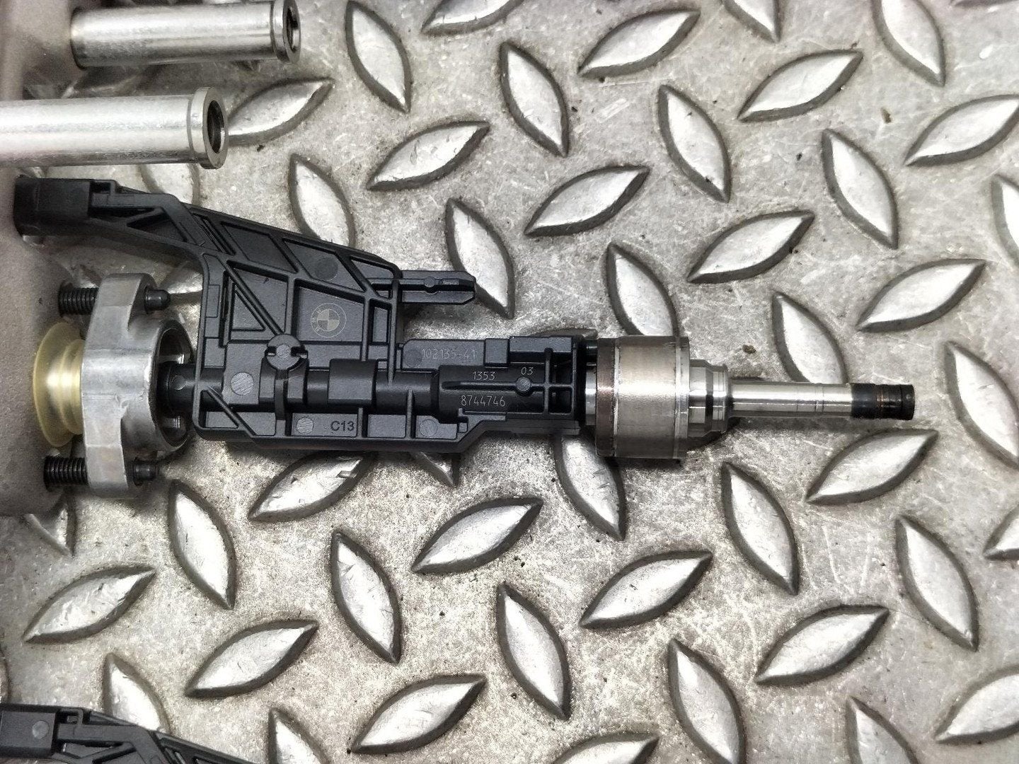 BMW X1 BRANDSTOF INJECTOR / VERSTUIVER 13538744746 2024, Auto-onderdelen, Ophalen of Verzenden, Gebruikt, ARN erkend