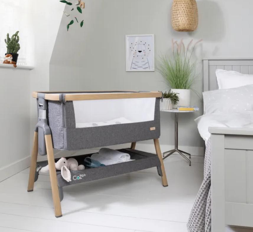 CO-SLEEPER TUTTI BAMBINI GRIJS IN NIEUWSTAAT, Kinderen en Baby's, Babywiegjes en Ledikanten, Ophalen